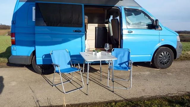 T5 Sonnensegel mit Stühlen
